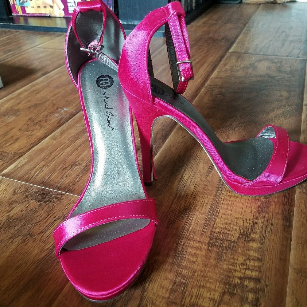 Michael Antonio 7.5 pink heels